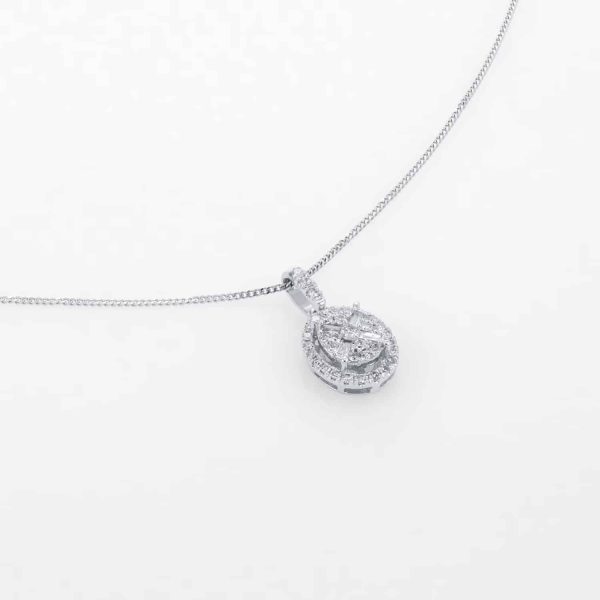 9ct White Gold 0.25ct Diamond Oval Cluster Pendant – Image 4